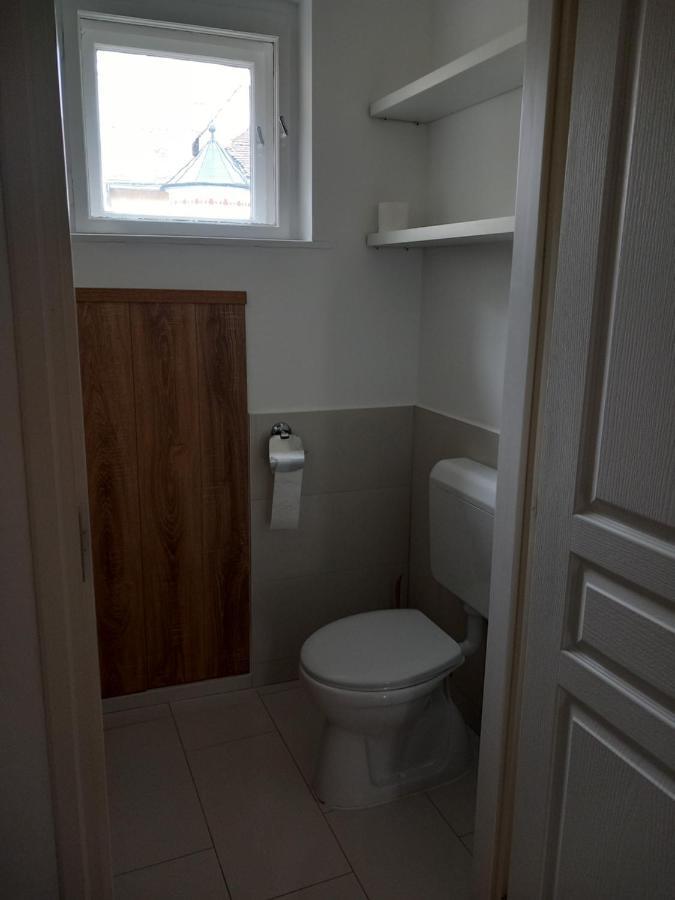 Korvin One Apartman Pápa Εξωτερικό φωτογραφία
