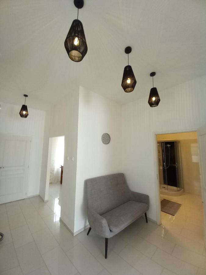 Korvin One Apartman Pápa Εξωτερικό φωτογραφία