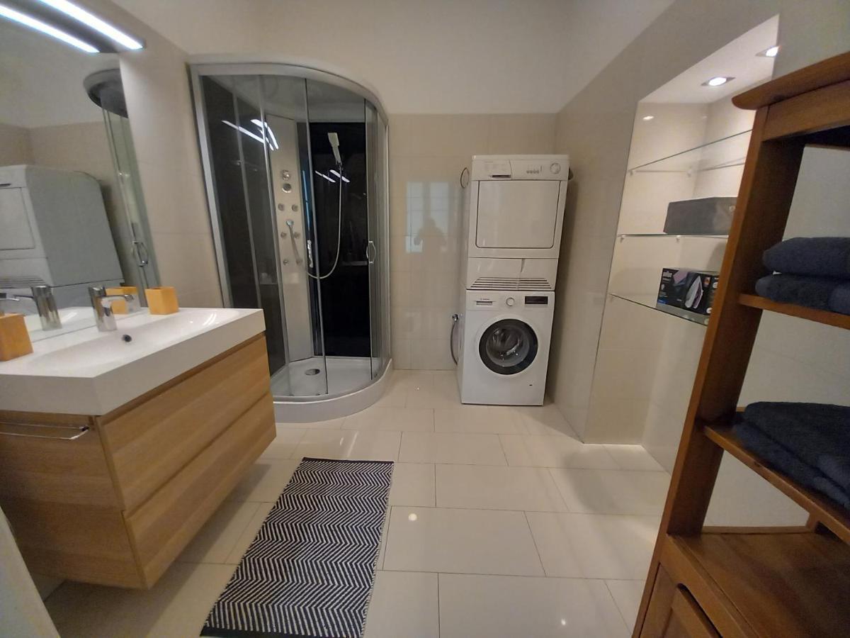 Korvin One Apartman Pápa Εξωτερικό φωτογραφία