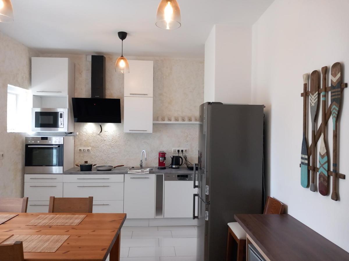 Korvin One Apartman Pápa Εξωτερικό φωτογραφία